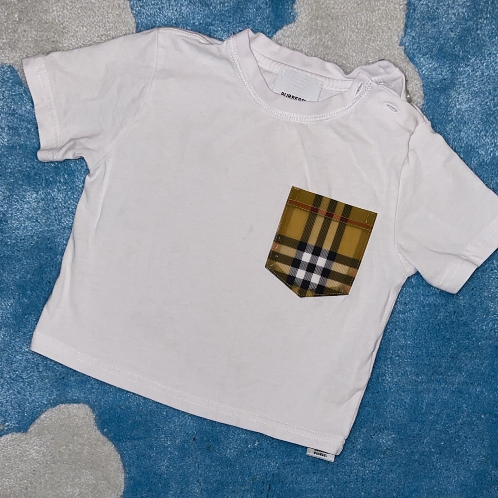Burberry T-shirt
